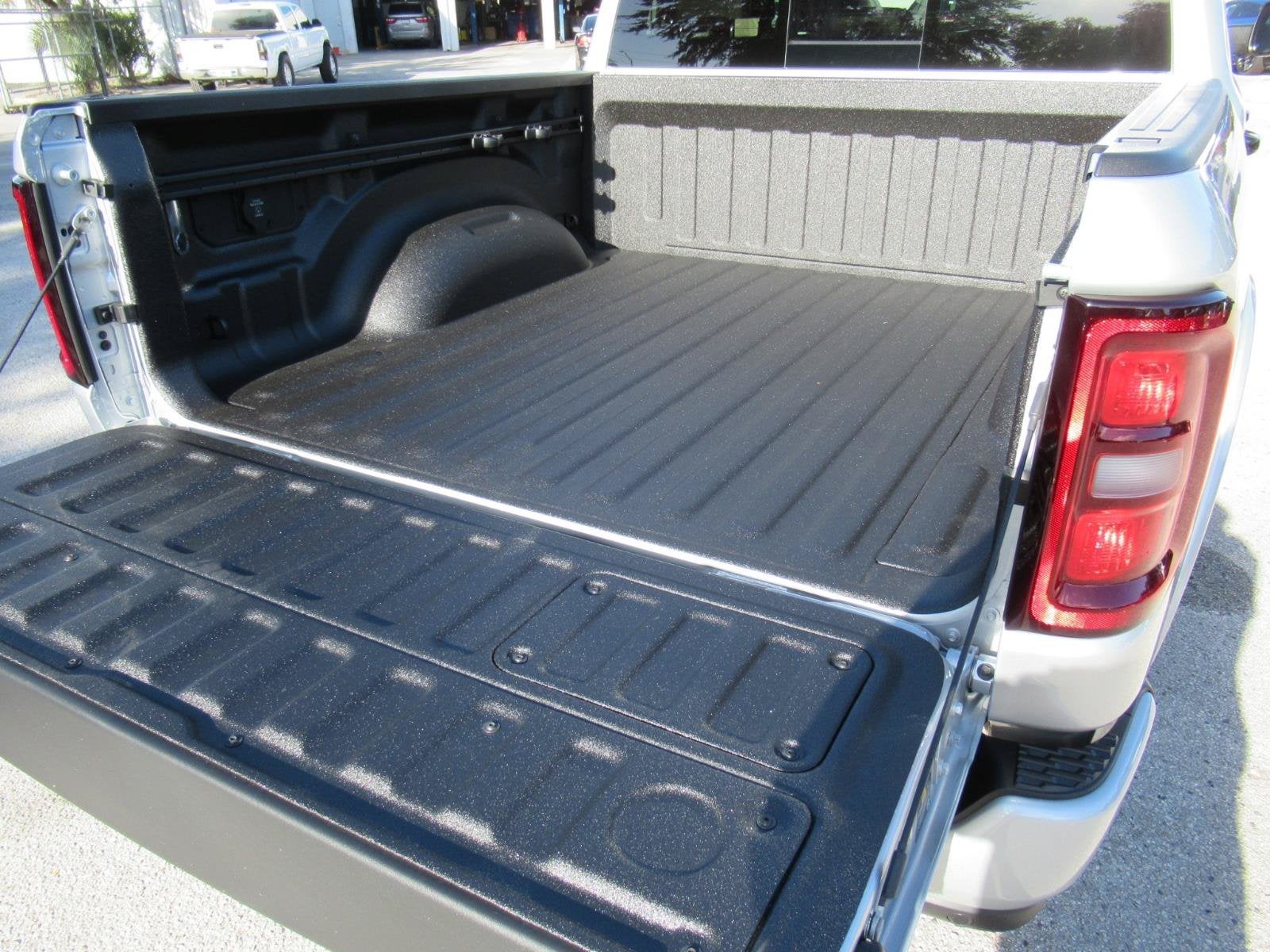2027 RAM 1500 RAM 1500 LARAMIE CREW CAB 4X4 5'7' BOX