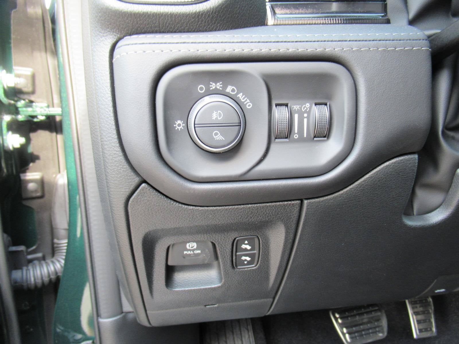 2026 RAM Ram 1500 RAM 1500 RHO CREW CAB 4X4 5'7' BOX