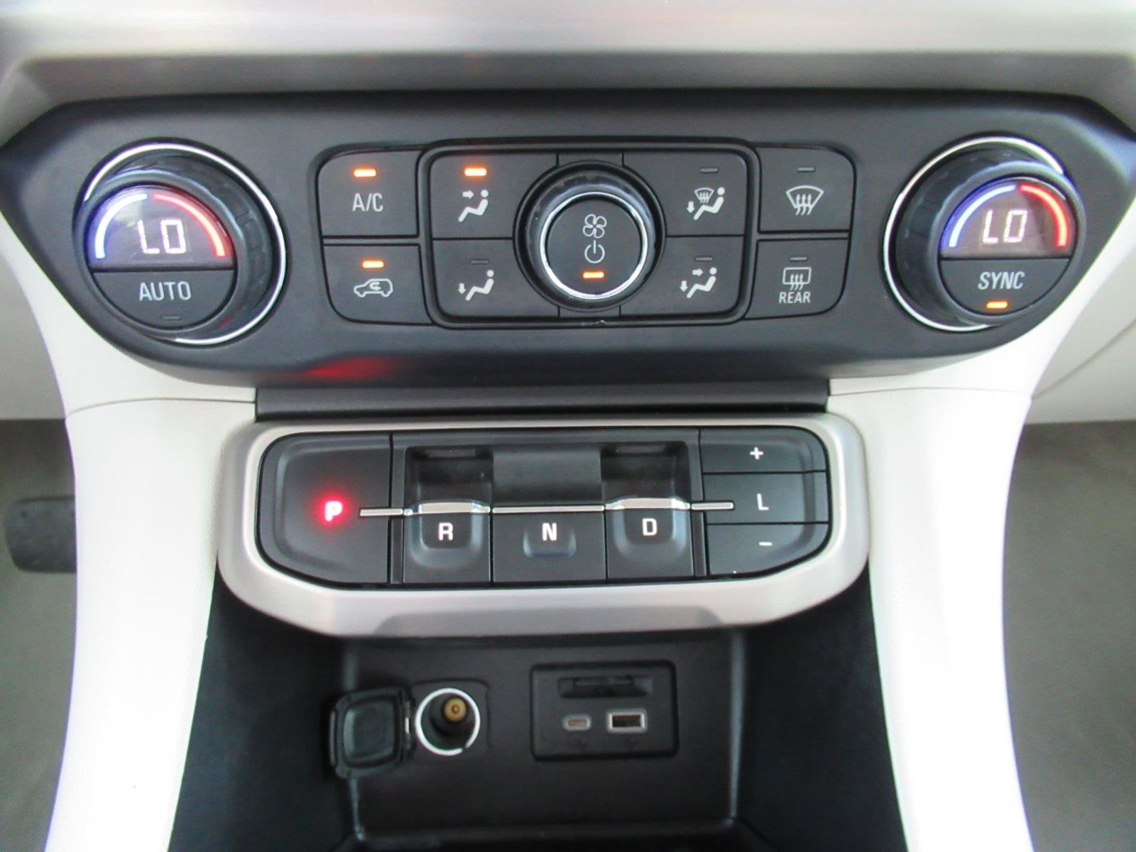 2021 GMC Acadia FWD Denali