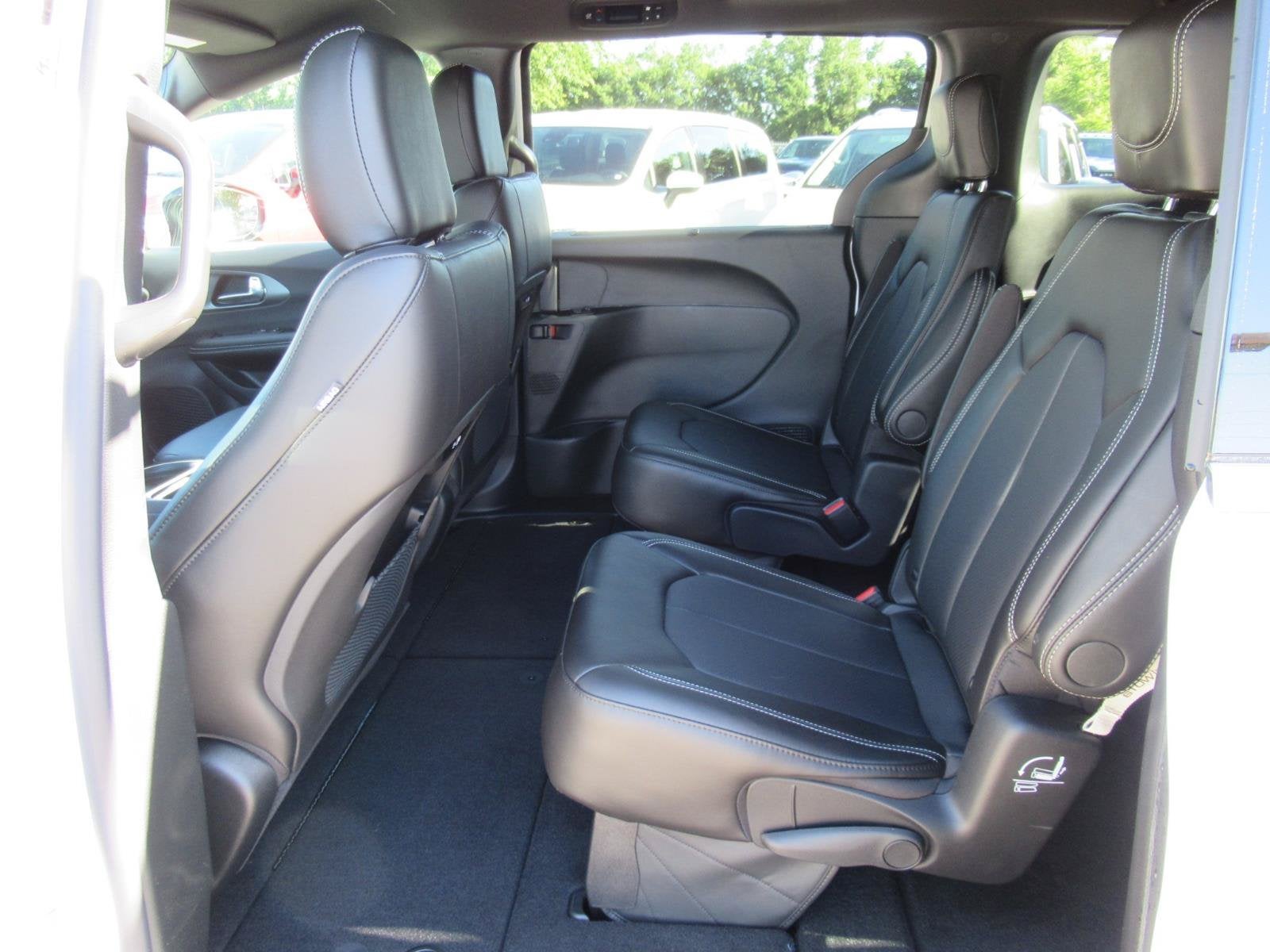 2027 Chrysler Pacifica PACIFICA SELECT