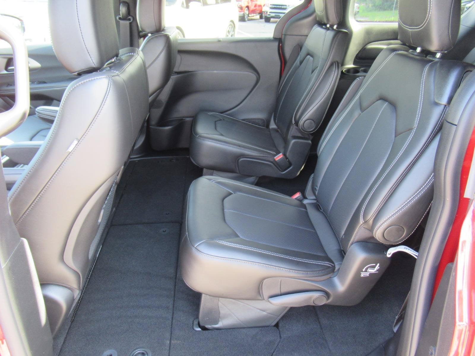 2027 Chrysler Pacifica PACIFICA SELECT