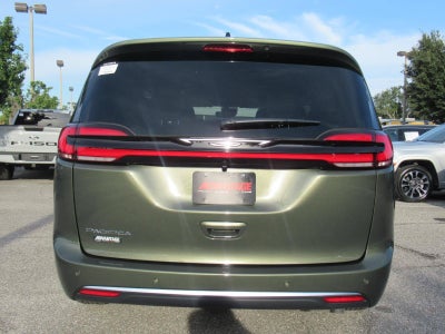 2027 Chrysler Pacifica PACIFICA SELECT
