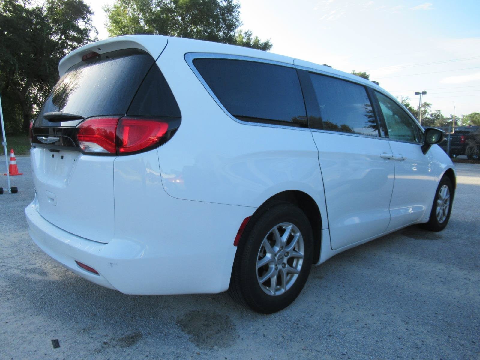 2024 Chrysler Voyager LX