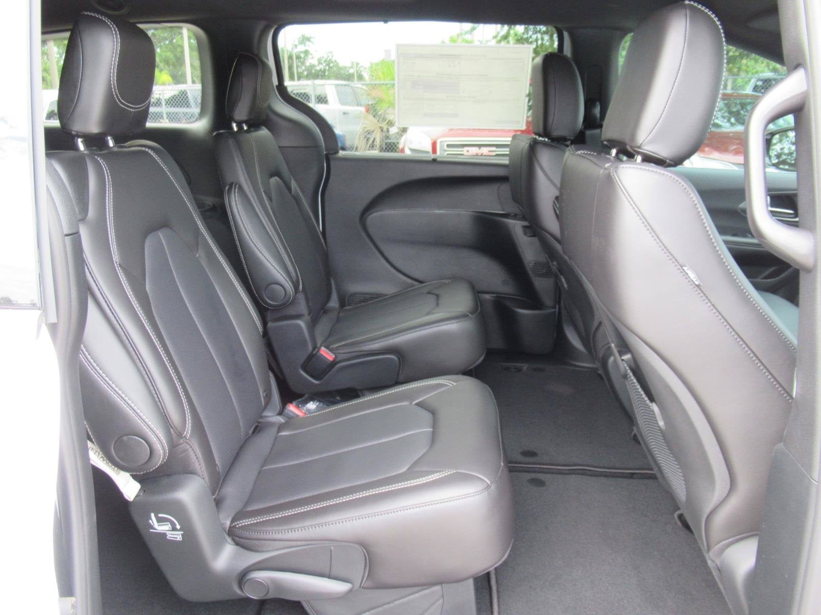 2026 Chrysler Voyager VOYAGER LX