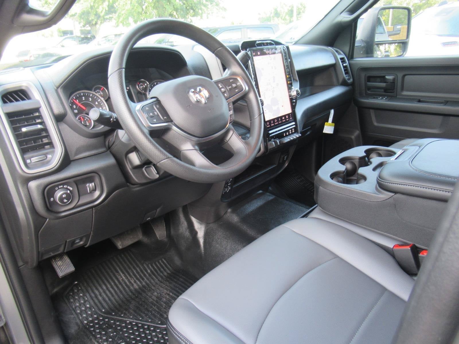 2027 RAM Ram 2500 RAM 2500 TRADESMAN CREW CAB 4X4 6'4' BOX