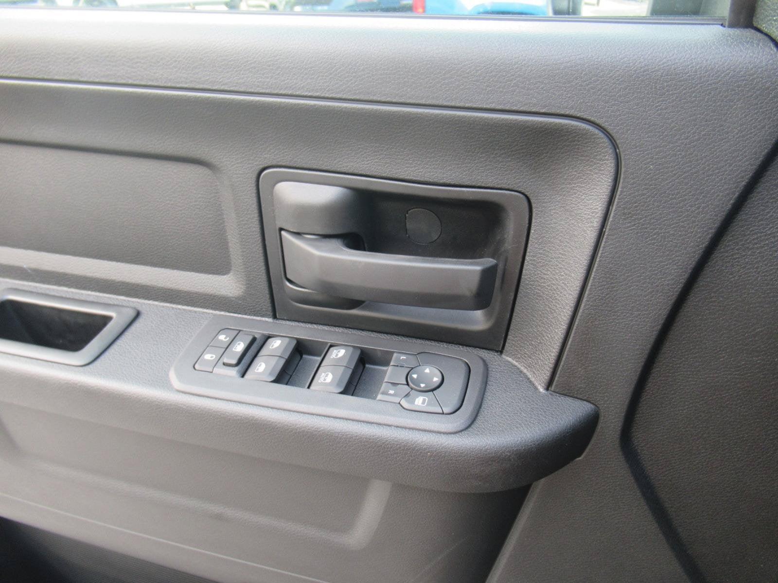 2027 RAM Ram 2500 RAM 2500 TRADESMAN CREW CAB 4X4 6'4' BOX