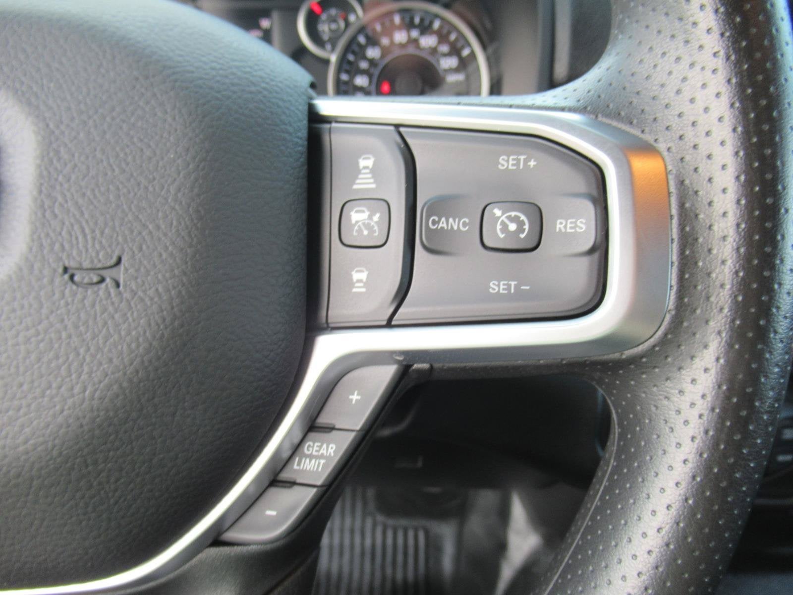 2027 RAM Ram 2500 RAM 2500 TRADESMAN CREW CAB 4X4 6'4' BOX